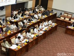 Saat Menkominfo Johnny Sering Salah Sebut Komisi I Jadi XI