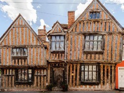 Menginap di Rumah Harry Potter, Siapa Mau?