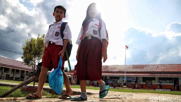 Menuntut Ilmu di Sekolah Perbatasan Long Midang