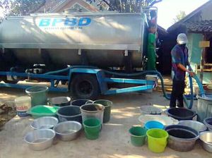 Meski Hujan Mulai Turun, BPBD Trenggalek Masih Kirim Bantuan Air Bersih