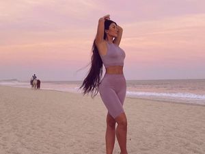 Foto: Selebgram Seksi yang Malu Posting Kaki karena Diejek Dakian