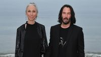 Alexandra Grant, Pacar Baru Keanu Reeves yang Hobi Pamer Foto Makanan
