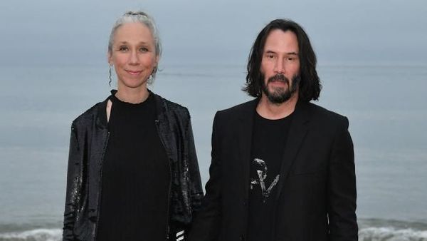 Alexandra Grant, Pacar Baru Keanu Reeves yang Hobi Pamer Foto Makanan