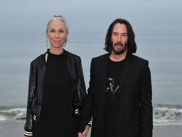 Alexandra Grant, Pacar Baru Keanu Reeves yang Hobi Pamer Foto Makanan