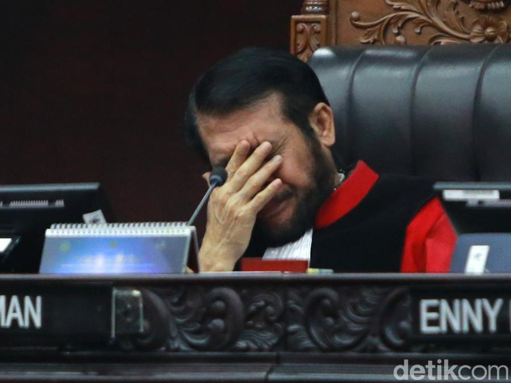 MK Tunda Sidang Gugatan UU KPK karena Antisipasi Corona MK Tunda Sidang Gugatan UU KPK karena Antisipasi Corona