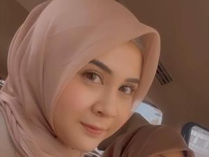 Kesha Ratuliu Belajar Berhijab Usai Didera Banyak Isu Miring Kesha Ratuliu Belajar Berhijab Usai Didera Banyak Isu Miring