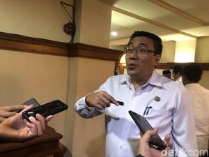 Pemprov Jabar Targetkan Rp 800 M dari Hapus Denda Pajak Kendaraan Pemprov Jabar Targetkan Rp 800 M dari Hapus Denda Pajak Kendaraan
