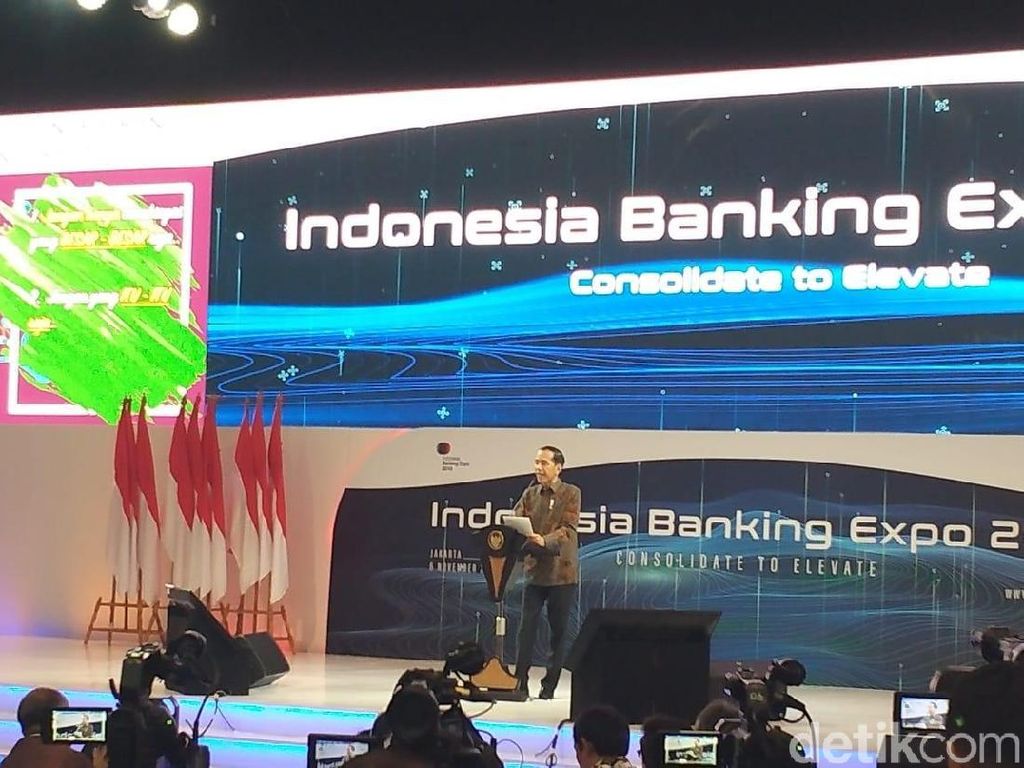Jokowi Kumpul Bareng Puluhan Bankir di Senayan Jokowi Kumpul Bareng Puluhan Bankir di Senayan