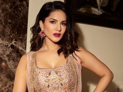Tak Rela Sunny Leone Disentuh Cowok, Pacar Ikut Jadi Bintang Porno