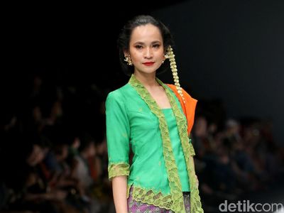 Foto: Melihat Keindahan Kain Indonesia Lewat 15 Koleksi Obin
