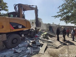 Bruk! 45 Karaoke Liar Dekat Masjid Agung Jateng Dibongkar