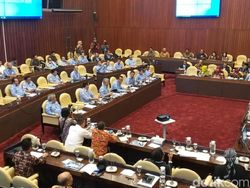 Edhy Prabowo dan Ketua Komisi IV Debat Soal Target Kinerja KKP