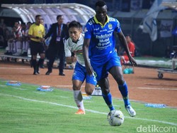 Maung Bandung sudah unggul satu gol di babak pertama.