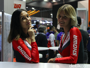 Ekonomi Dunia Melemah, Bayaran Model di Pameran Otomotif Italia Turun Ekonomi Dunia Melemah, Bayaran Model di Pameran Otomotif Italia Turun