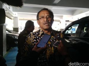 Bupati dan Sekda Blora Diperiksa Kejati soal Korupsi Sapi Bunting Bupati dan Sekda Blora Diperiksa Kejati soal Korupsi Sapi Bunting