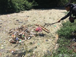 DLH Mojokerto Akan Terjunkan Tim untuk Selidiki Pencemaran Sungai Ledeng