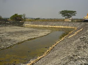 Pemkot Surabaya Revitalisasi Kali Lamong Cegah Meluap ke Permukiman