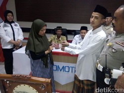 Baru 12 Hari Tertangkap, Pengedar Narkoba Ini Nikah di Kantor Polisi