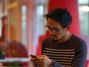 Intip Gaya Ngopi Ricky Zainal dalam Cerita #LayanganPutus Intip Gaya Ngopi Ricky Zainal dalam Cerita #LayanganPutus