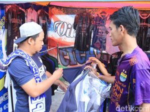 Berkah untuk Penjual Pernak-pernik Klub, Persib Main di Bandung Lagi