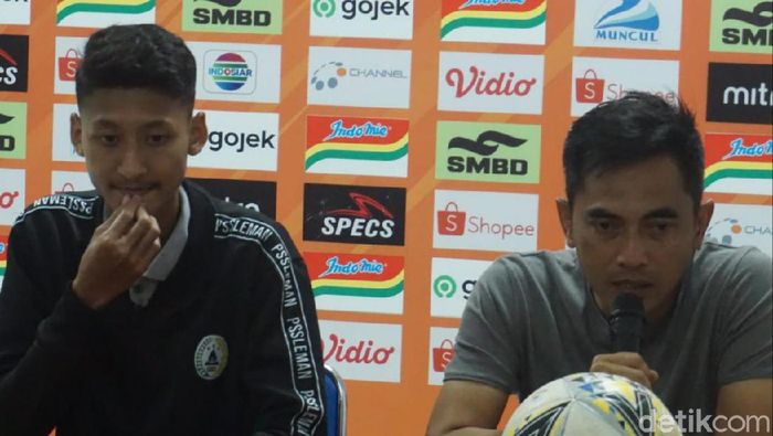 Seto Nurdiantoro (kanan) memberi keterangan pers usai laga PSS Sleman vs Bali United. (Foto: Pradito Rida Pertana/detikSport) Seto Nurdiantoro (kanan) memberi keterangan pers usai laga PSS Sleman vs Bali United. (Foto: Pradito Rida Pertana/detikSport)