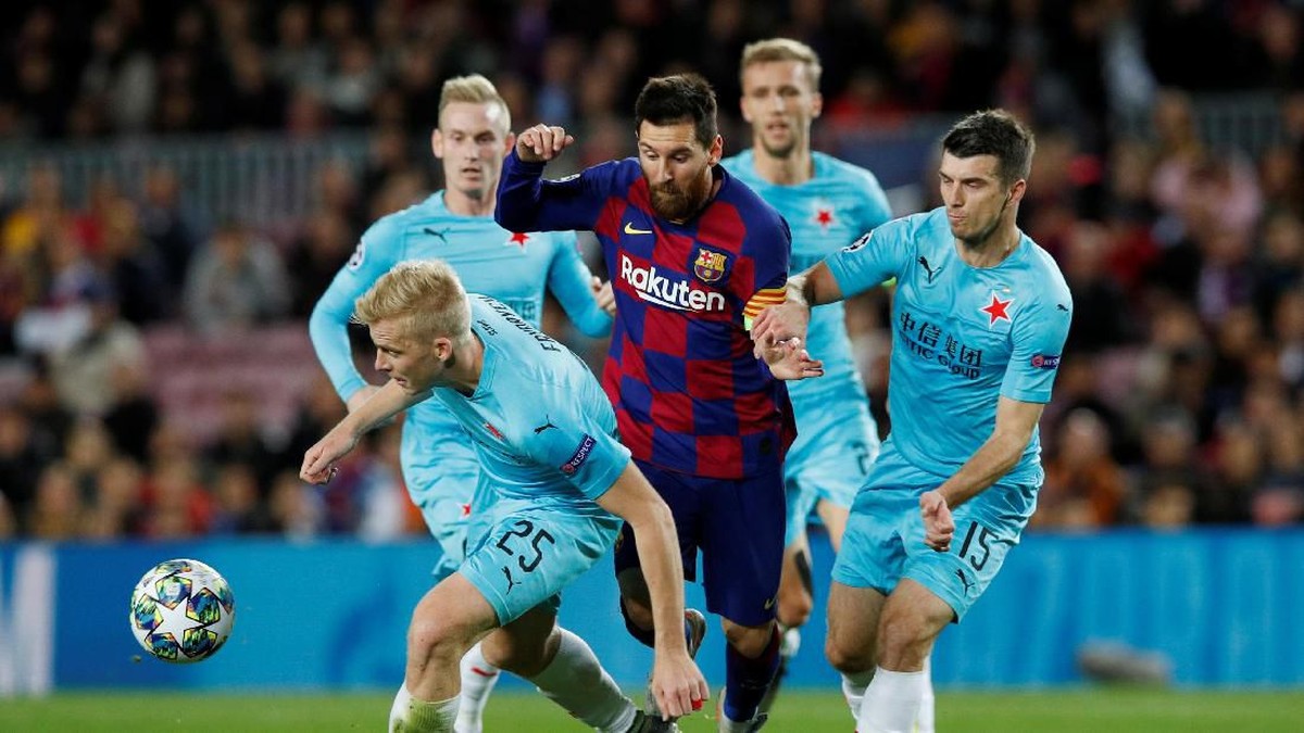 Barcelona diredam Slavia Praha tanpa gol di babak pertama (REUTERS/Albert Gea)