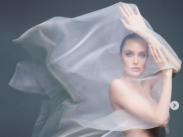 Ini Foto-foto Angelina Jolie yang Bikin Heboh