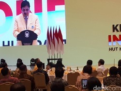 Airlangga dan Bamsoet Semeja dengan Jokowi di HUT Ke-55 Golkar