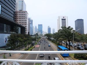 Potret JPO Sudirman yang Kini Tanpa Atap, Saat Siang Hari