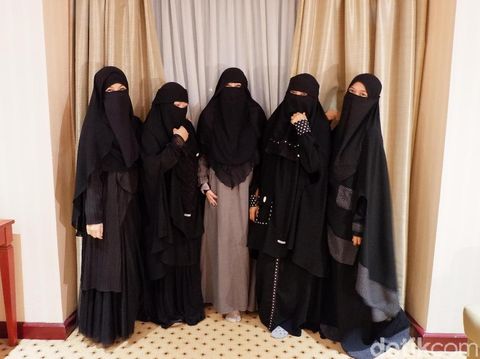 niqab squad