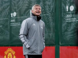 MU Mungkin Tak Belanja Januari Nanti