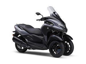 Tricity 300: Kaki Tak Perlu Turun Saat Motor Berhenti Tricity 300: Kaki Tak Perlu Turun Saat Motor Berhenti