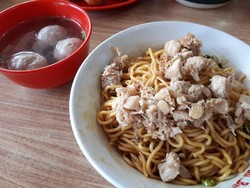 Mie Ayam Legendaris di Bandung yang Kenikmatannya Teruji Zaman
