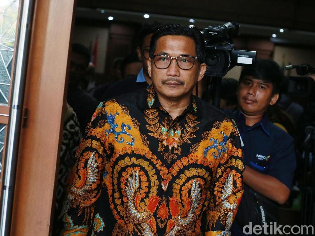 Bowo Sidik Dituntut 7 Tahun Penjara Plus Ganti Rugi Rp 52 Juta Bowo Sidik Dituntut 7 Tahun Penjara Plus Ganti Rugi Rp 52 Juta