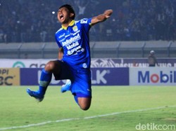 Persib Bandung memetik kemenangan tipis atas PSIS Semarang 2-1 dalam lanjutan Liga 1 2019.