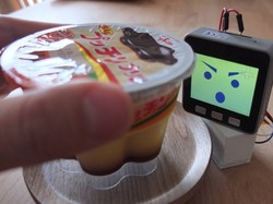 Canggih! Alarm Kulkas Mini Ini Bisa Deteksi Wajah Pencuri Makanan