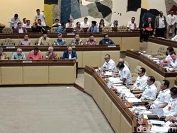 Mendagri Tito Minta Maaf Datang Telat di Raker Perdana Komisi II DPR