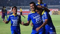 Tambahan tiga poin itu membuat Persib mengisi peringkat kesembilan dengan 34 poin. Sementara itu, PSIS di urutan ke-13 dengan 28 poin. 