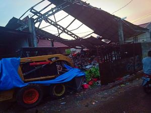 Tower Roboh Timpa 4 Rumah di Depok, Polisi Lakukan Penyelidikan