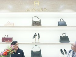 Elegan dan Chic, Wajah Baru Butik Aigner di Pondok Indah Mall 2