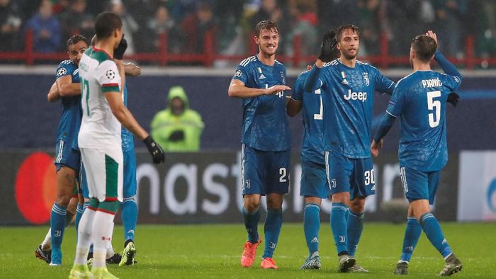 Juventus memastikan lolos ke babak 16 besar Liga Champions usai mengatasi Lokomotiv Moskow. (Foto: Maxim Shemetov/REUTERS) Juventus memastikan lolos ke babak 16 besar Liga Champions usai mengatasi Lokomotiv Moskow. (Foto: Maxim Shemetov/REUTERS)