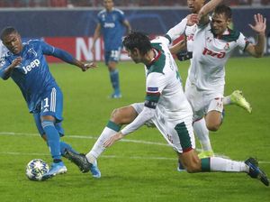 Tusukan Douglas Costa yang Hancurkan Lokomotiv Moskow Tusukan Douglas Costa yang Hancurkan Lokomotiv Moskow
