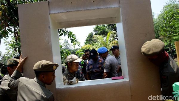 Eksekusi Pengosongan Lahan RRI Untuk Kampus UIII