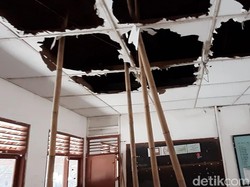 Atap SD di Gunungkidul Ini Nyaris Roboh, Kelas Pindah ke Bekas Gudang