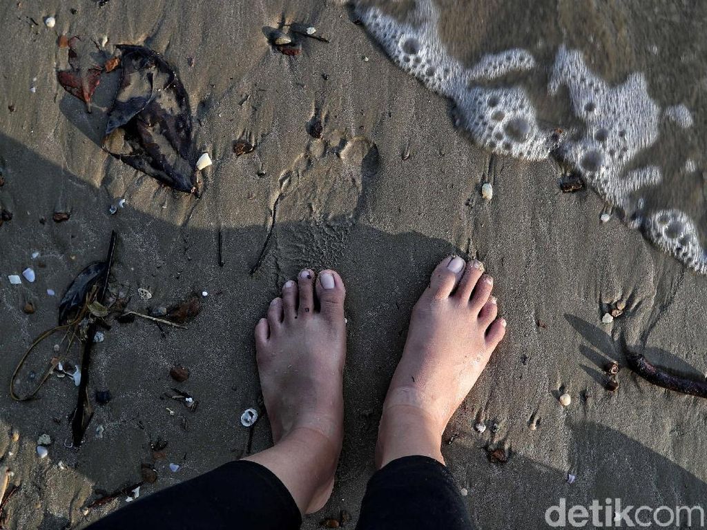 Pantai Batu Lamampu, Surga di Ujung Kalimantan yang Terabaikan