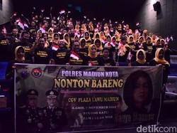Serunya Nobar Film Hanya Manusia Biasa yang Digelar Polisi Madiun Kota