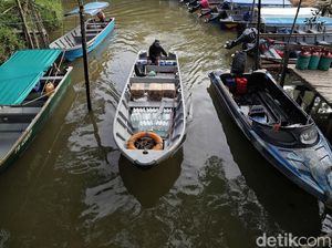 Hiruk Pikuk Aktivitas Warga di Tapal Batas Indonesia-Malaysia