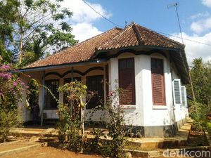 Tempat Foto Prewedding Hits, Rumah Belanda di Ciamis
