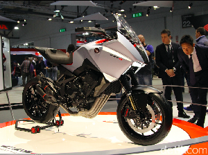 EICMA 2019: CB4X, Motor Petualang Honda Bermesin 4 Silinder