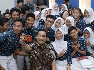 Wali Kota Semarang Boyong Komika ke SMAN 3 Buat Motivasi Siswa Wali Kota Semarang Boyong Komika ke SMAN 3 Buat Motivasi Siswa